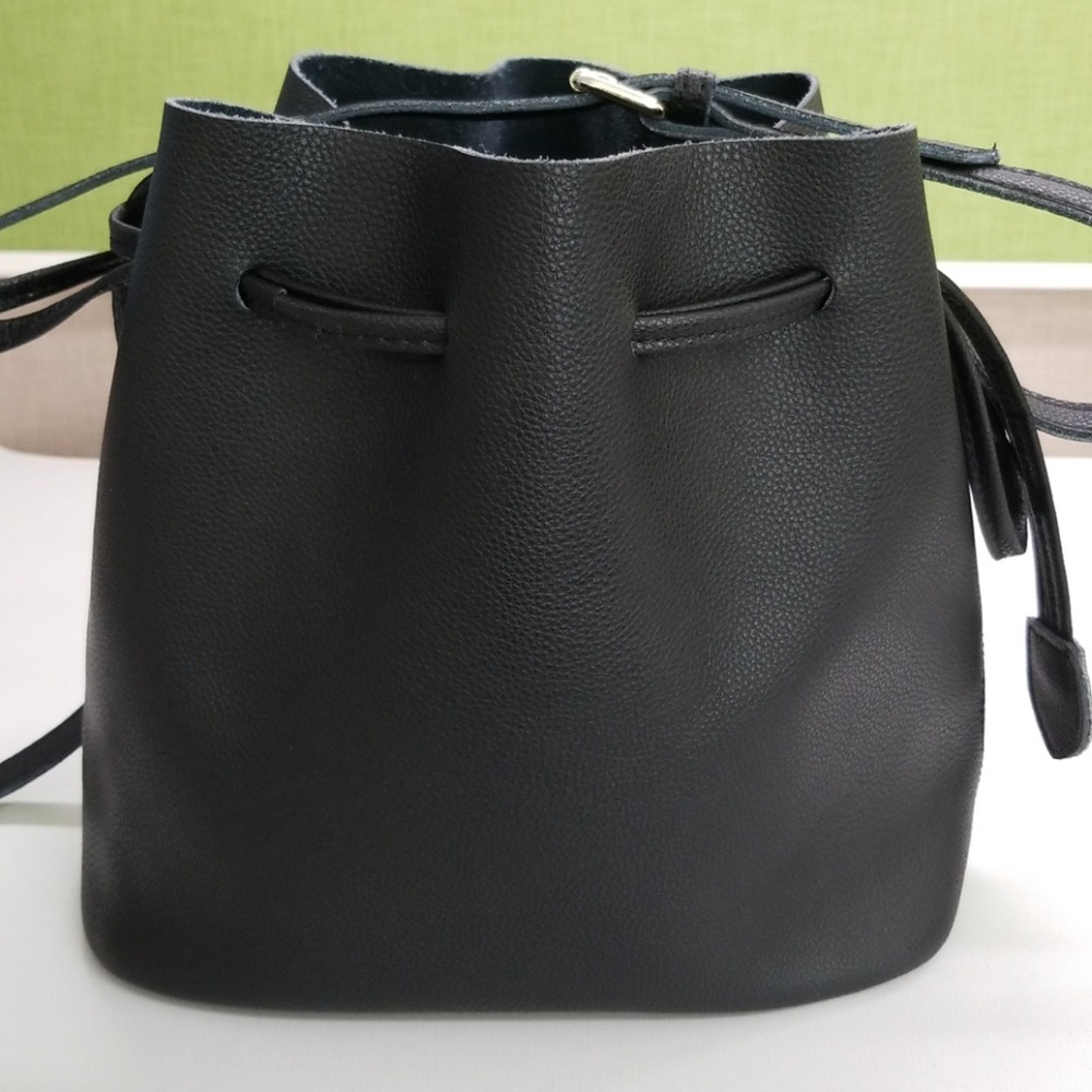YOUNA Bucket Bag (REAL Leather)